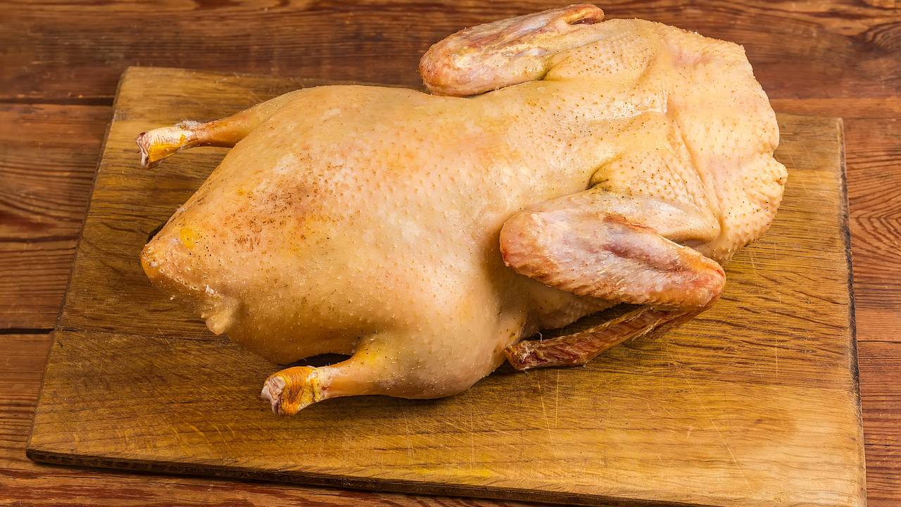 Опасную бактерию обнаружили в утенке табака из «ВкусВилла»