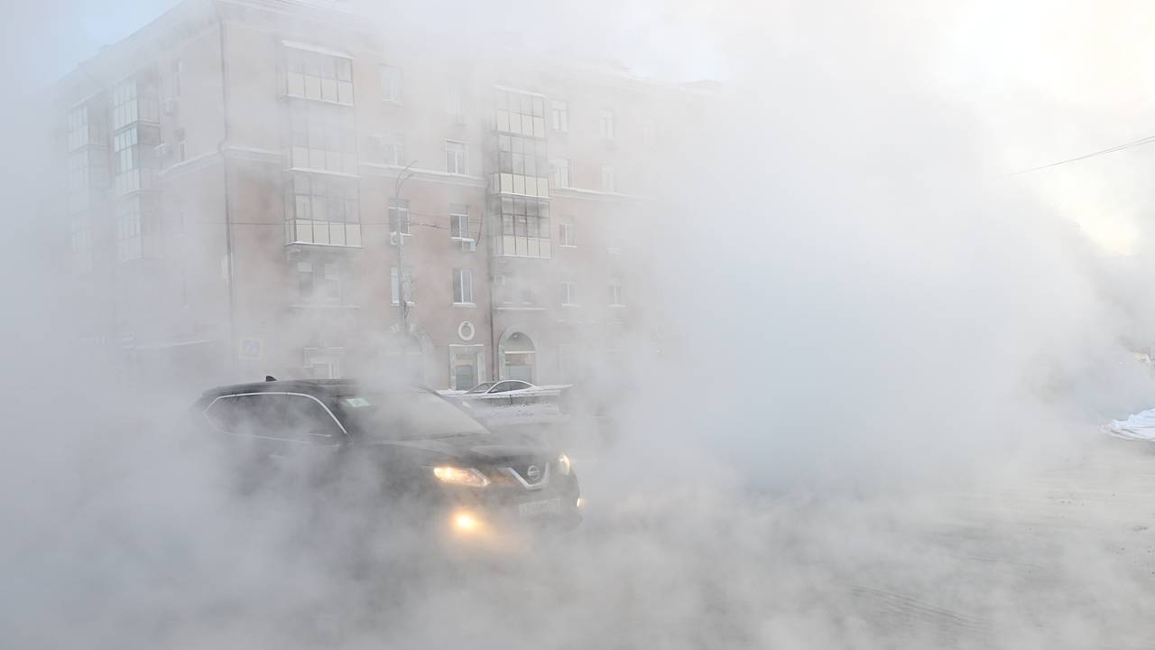 В российском городе многоквартирный дом превратился в парную