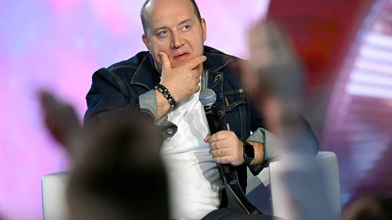 Бурунов пожаловался на порицание мужских слез