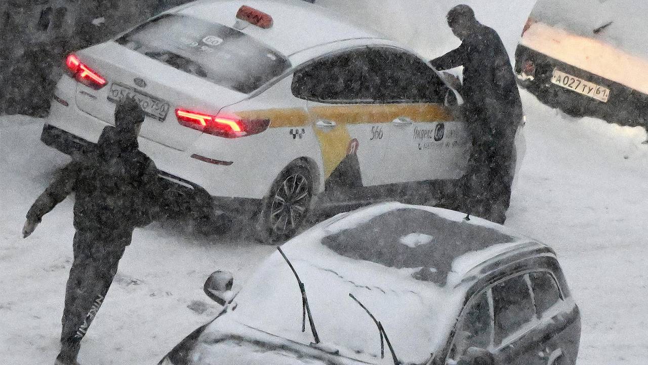 Стоимость поездки на такси в Москве оказалась выше цены на авиабилеты в другой город