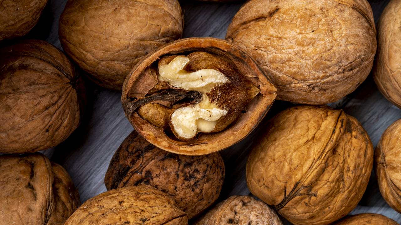 Перечислены улучшающие работу мозга продукты