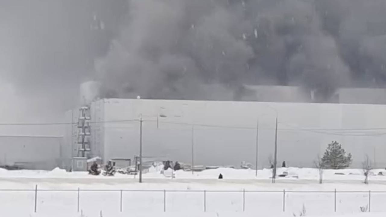 Загорелся бывший завод Volkswagen