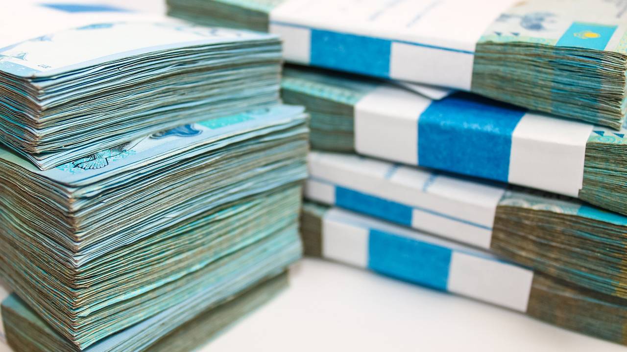 Банк бывшей республики СССР помог вывести $14 миллиардов «из сопредельной страны»