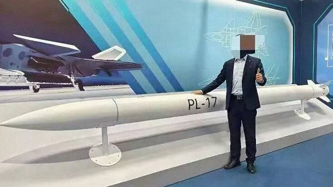Китайский аналог российской Р  37М показали крупным планом