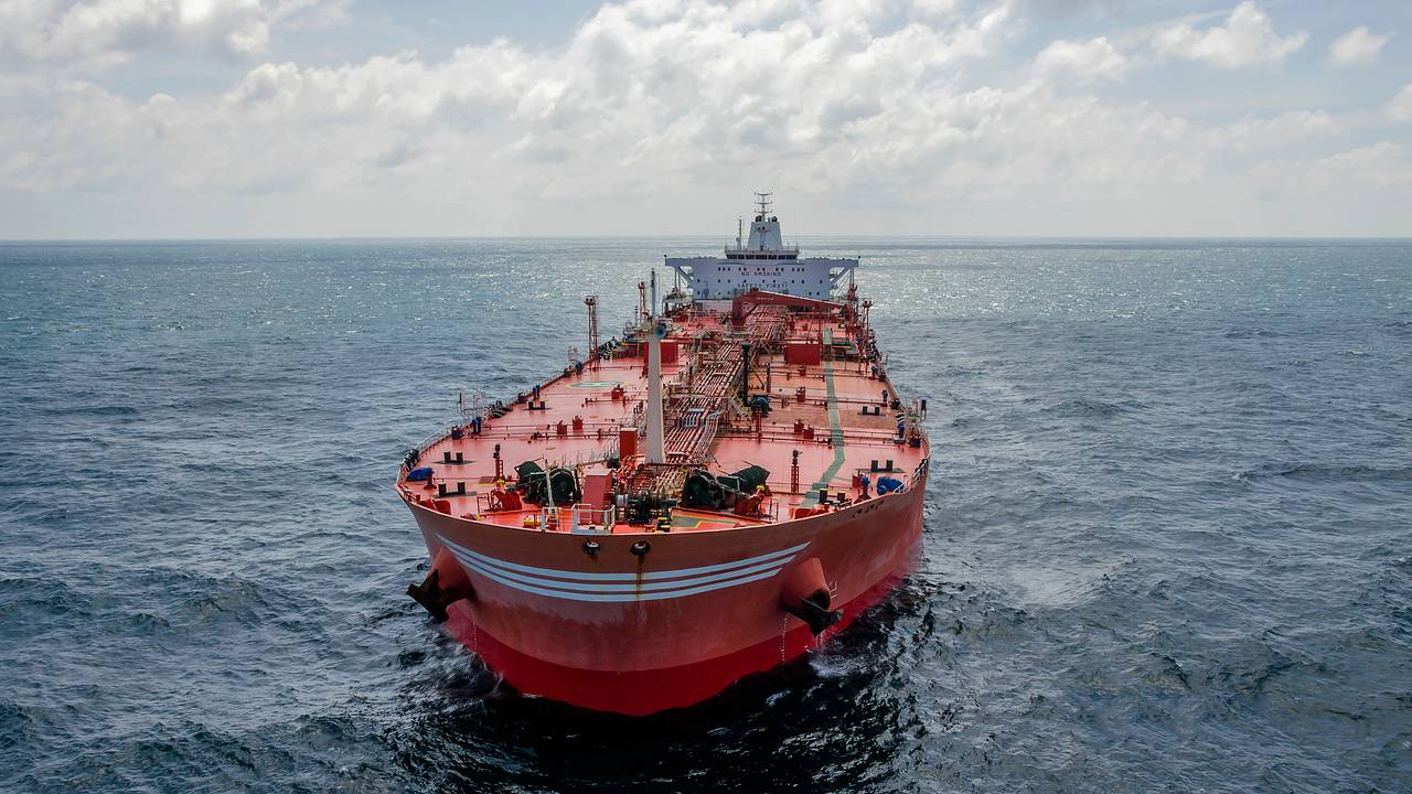 Польша захотела полностью заблокировать перевозки российской нефти
