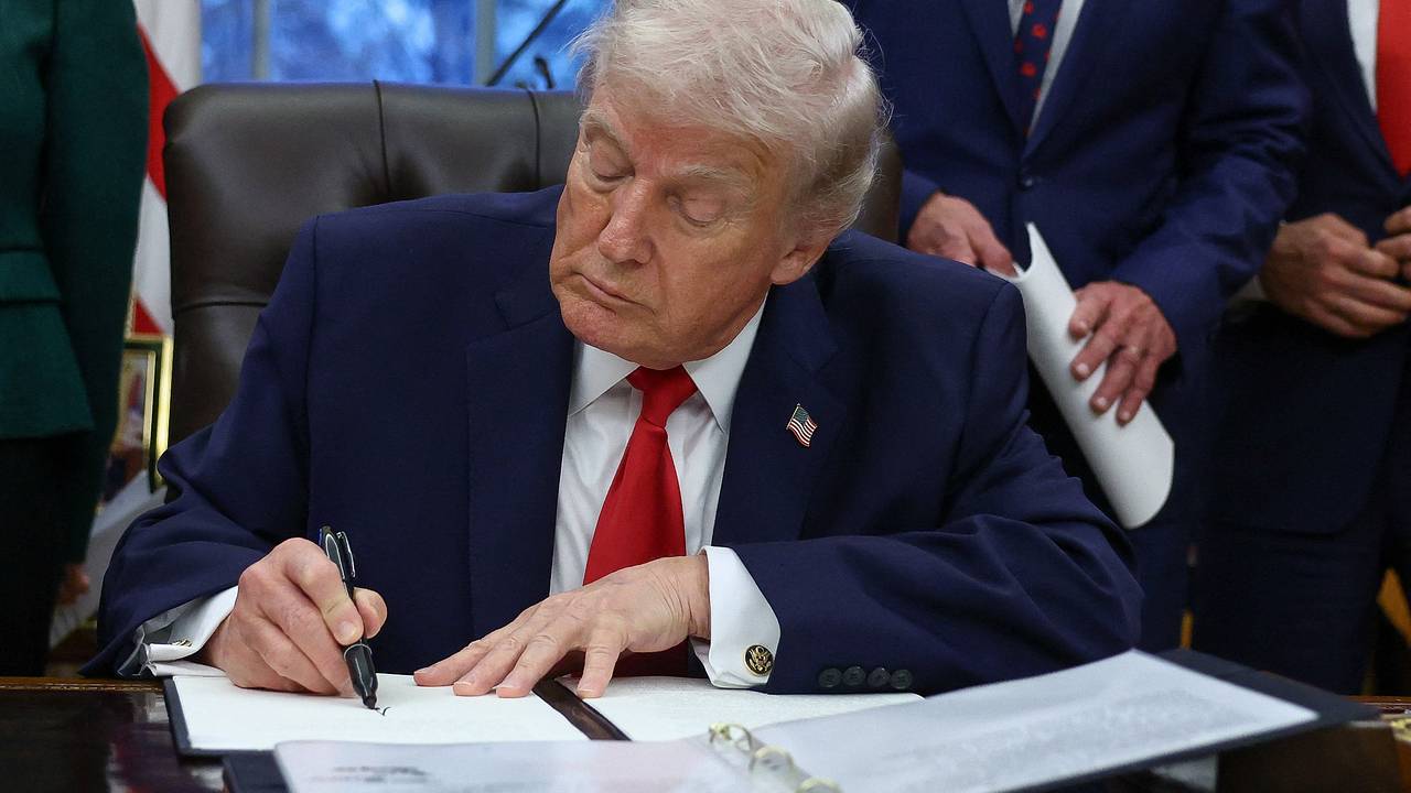 Трамп объявил чрезвычайное положение в США