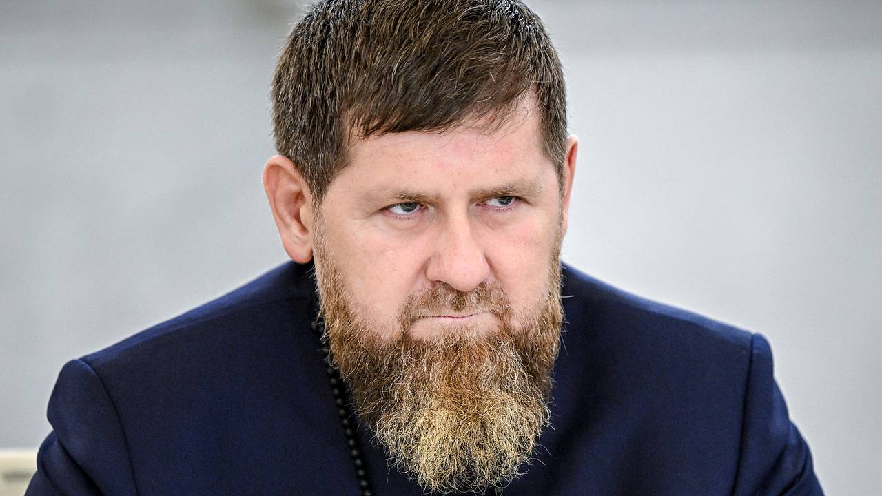 Кадыров пожал руку сенатору Совфеда после объявления кровной мести
