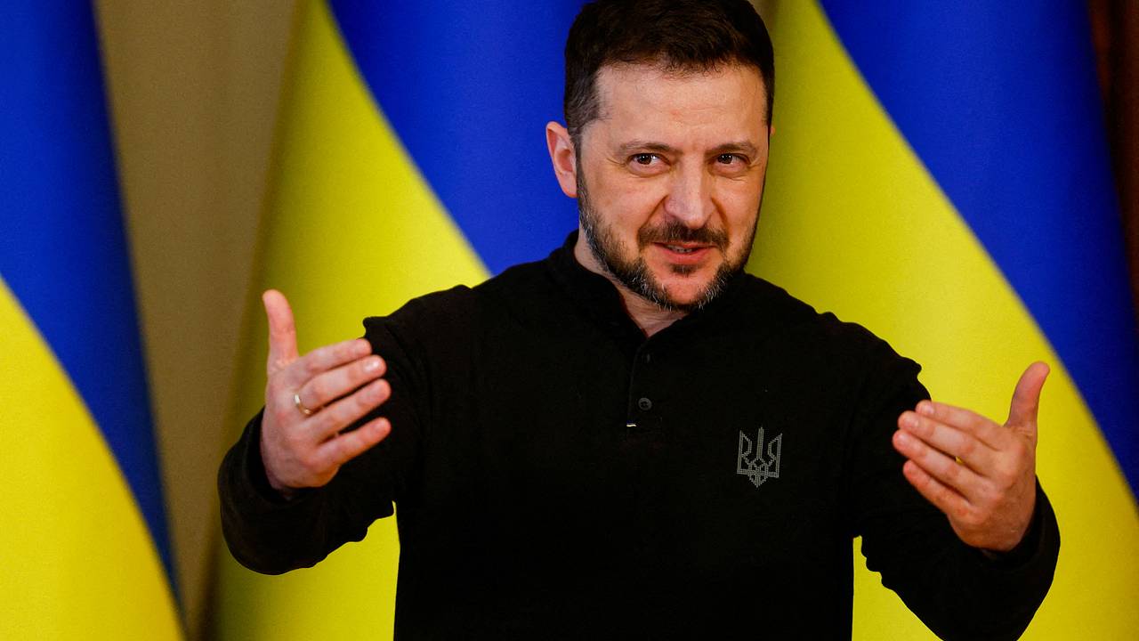 На Украине увидели хитрый умысел в переносе переговоров Зеленским На Украине увидели хитрый умысел в переносе переговоров Зеленским