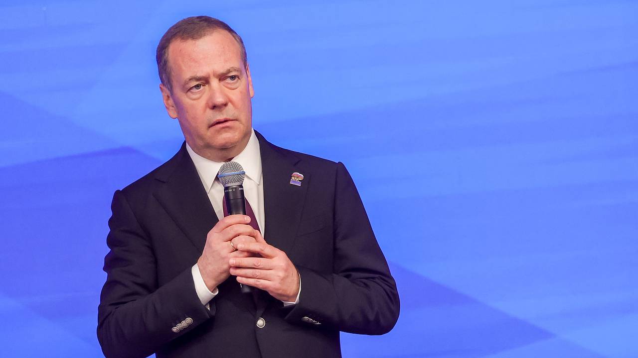 Медведев ответил на вопрос о готовности нажать на «ту самую кнопку»