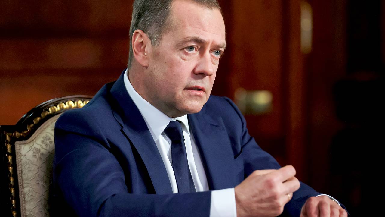 Медведев оценил вероятность изменения отношений России и Запада