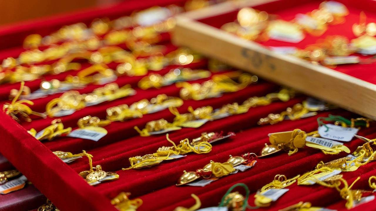Американцы возобновили поставки украшений в Россию