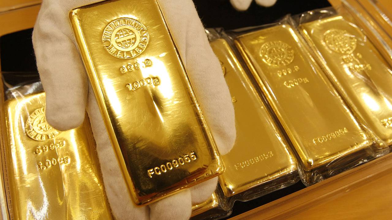 Мировые цены на золото начали резко падать. Почему ключевой драгметалл дешевеет?