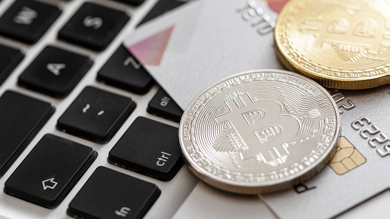 Биткоину предсказали новые обвалы