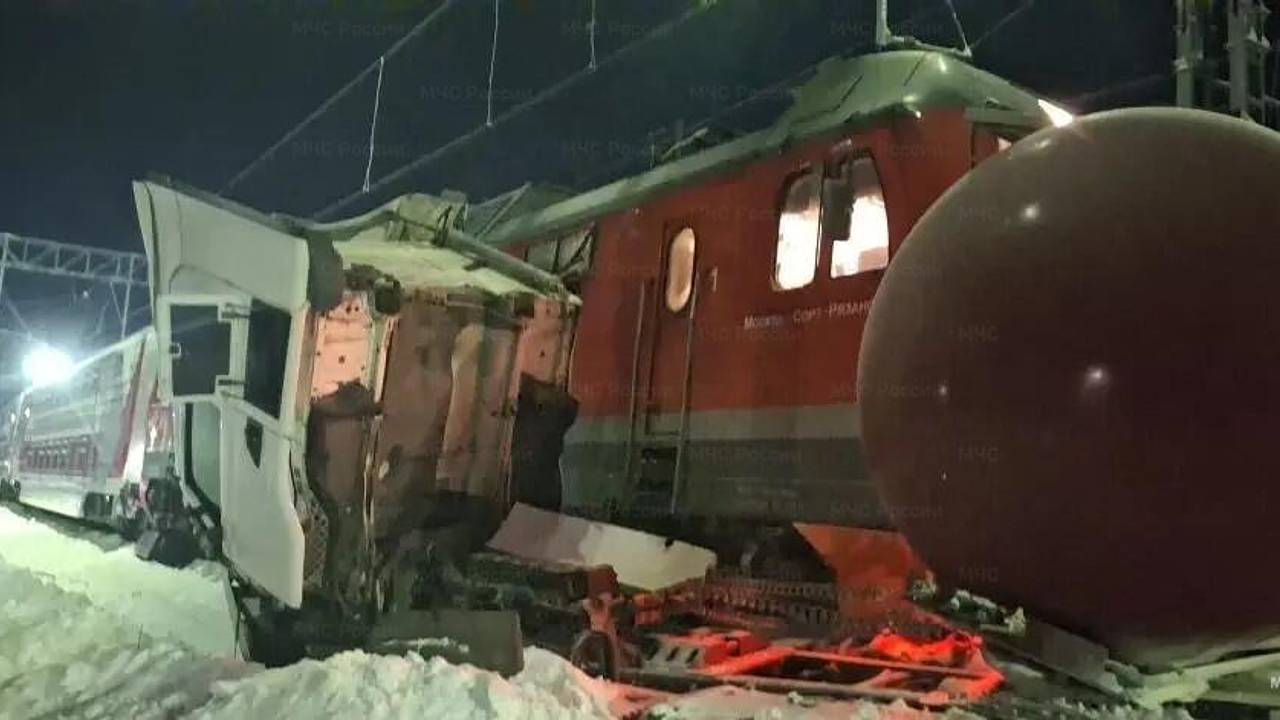 Пассажирский поезд «Ульяновск – Москва» столкнулся с бензовозом