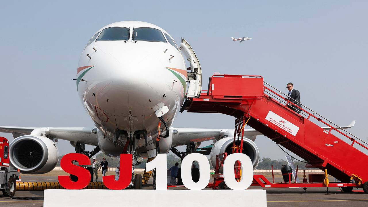 В России назвали сроки производства SJ-100 в Индии