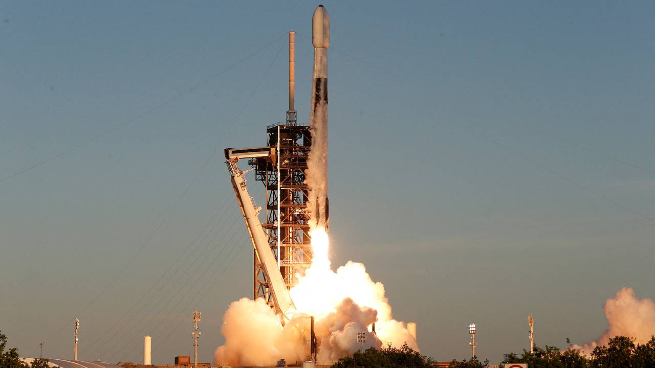 SpaceX приостановила запуски Falcon 9 SpaceX приостановила запуски Falcon 9