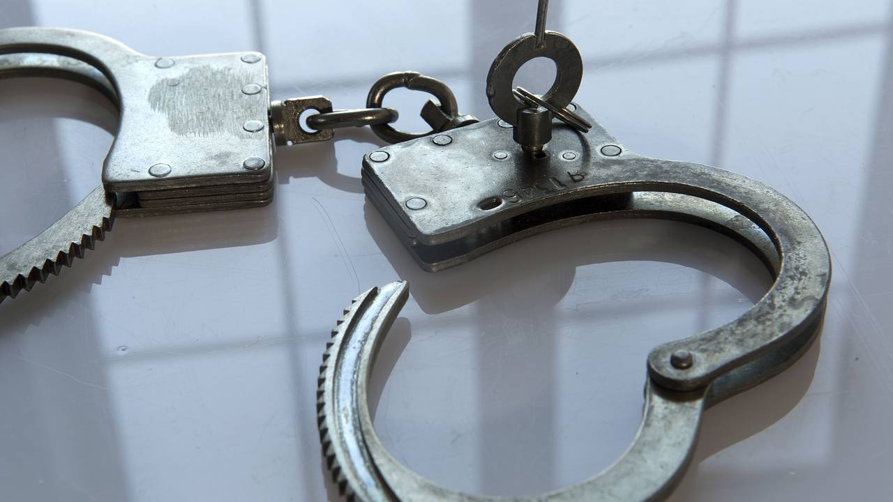 Госслужащий заполучил миллиард рублей на обслуживании домов российских военных