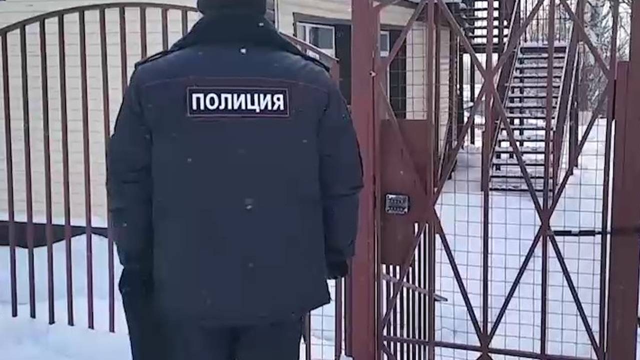 Выбившая нож из руки напавшего на детсад мужчины россиянка дала ему обещание Выбившая нож из руки напавшего на детсад мужчины россиянка дала ему обещание