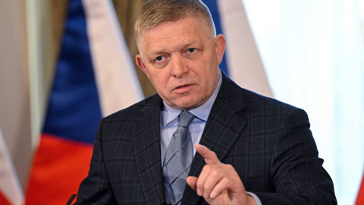 Премьер Словакии заявил о беззащитности страны из-за помощи Украине