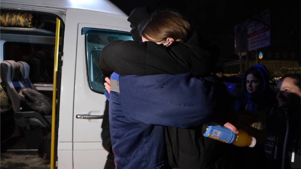 Хинштейн показал кадры с вернувшимися с Украины жителями российского приграничья