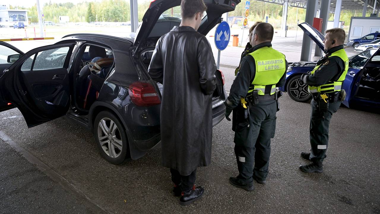 В Европе подтвердили право отбирать российские автомобили В Европе подтвердили право отбирать российские автомобили