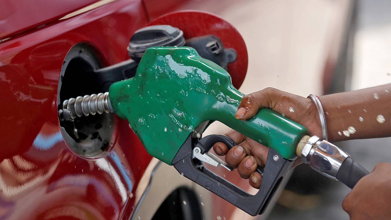Важнейший покупатель российской нефти резко снизил ее закупки