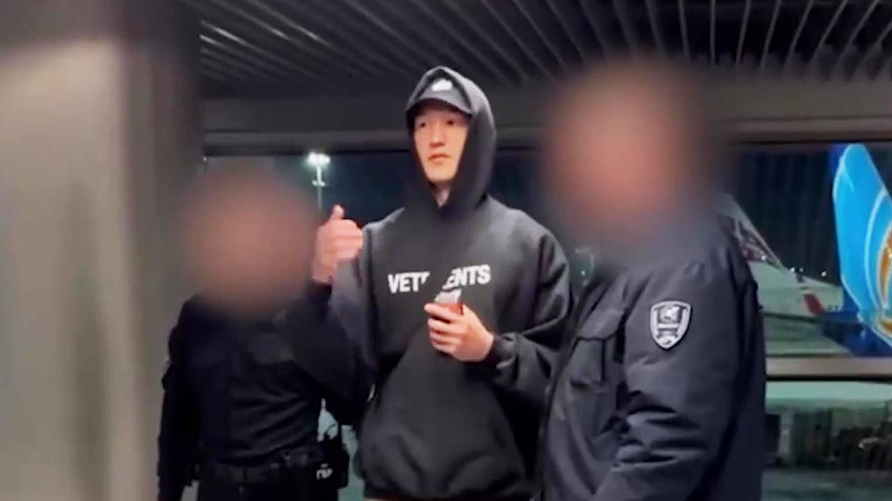 «Меня хотели выгнать, но *** там плавал!» Раскрыты рассуждения Сабурова о выдворении. Что об этом говорят артисты и политики?