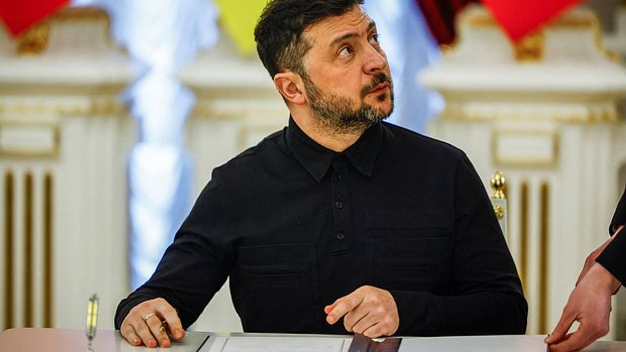 Экс-сотрудник ЦРУ предупредил Зеленского об одном хитром плане Запада