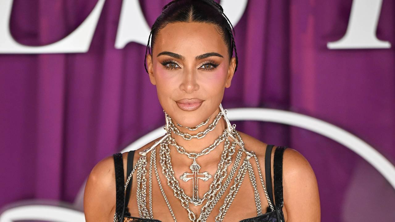 Ким Кардашьян вышла в свет с чемпионом «Формулы-1» после слухов о романе