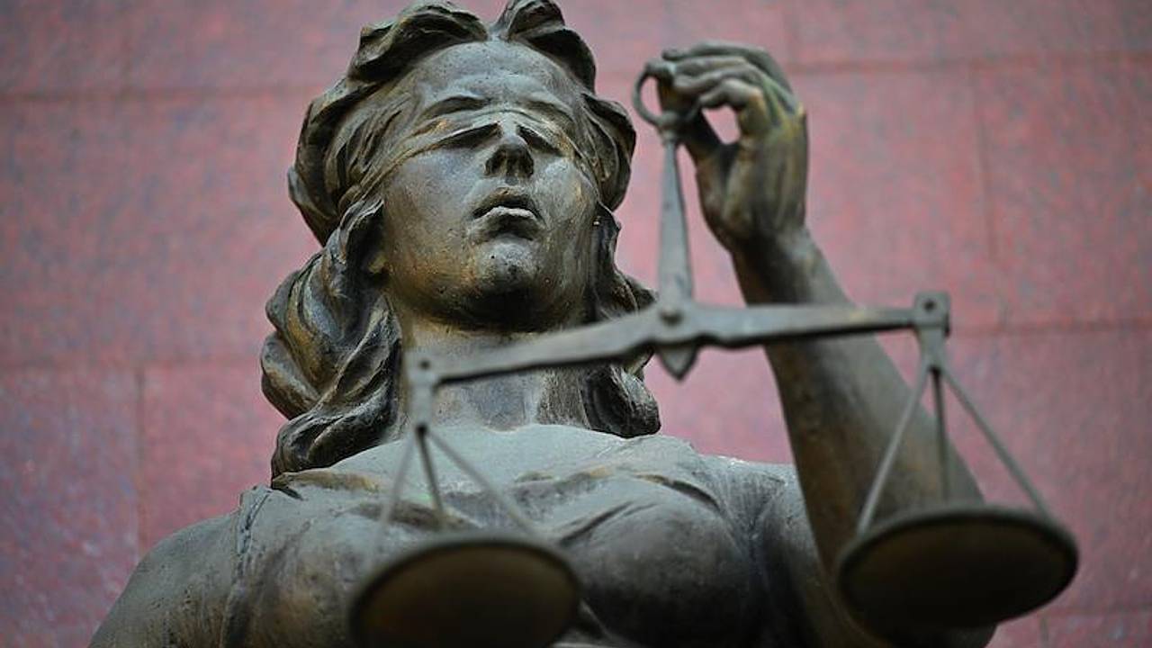 Россиянка поссорилась с восьмилетним мальчиком и ударила его ногой в лицо