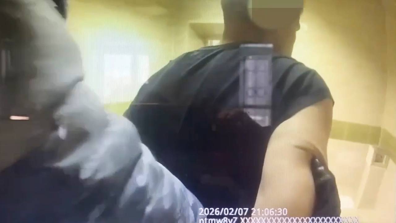 В Петербурге пациент больницы попал в реанимацию после нападения в приемном покое В Петербурге пациент больницы попал в реанимацию после нападения в приемном покое