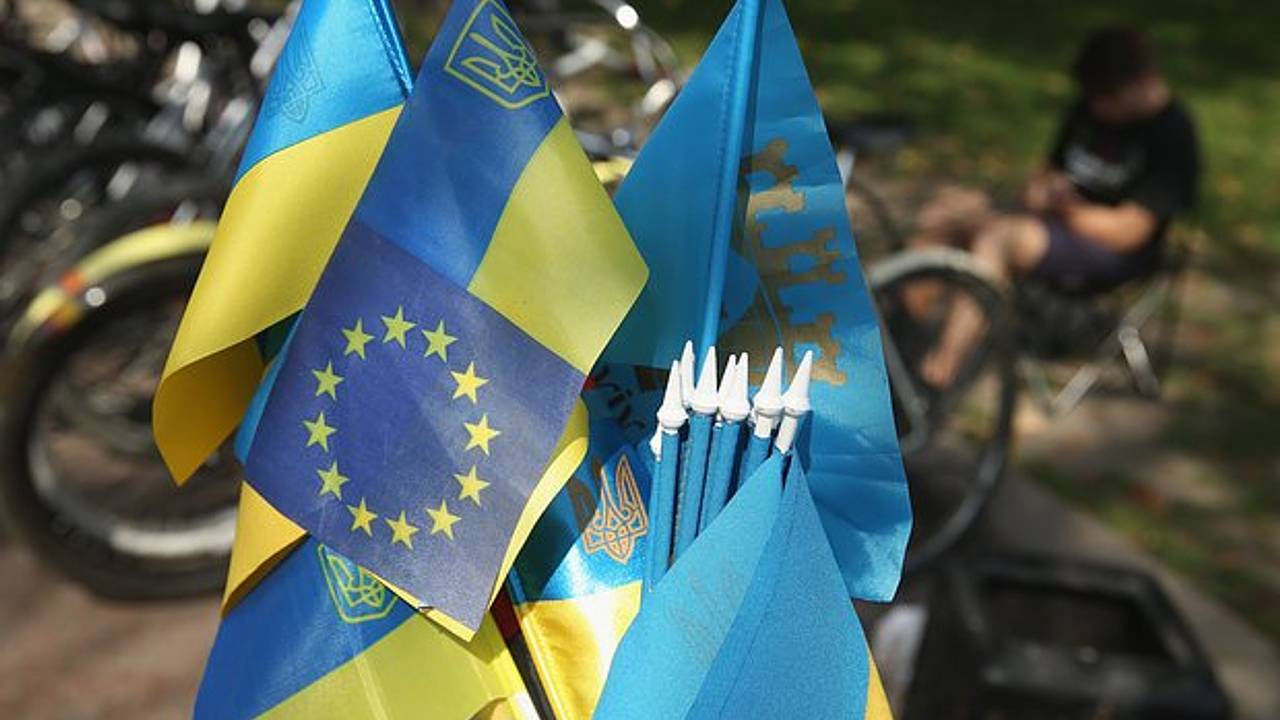 В Совфеде предрекли развал ЕС при вступлении Украины в союз В Совфеде предрекли развал ЕС при вступлении Украины в союз