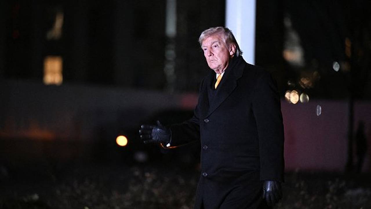 Белый дом сделал заявление о звонке Трампа в полицию из-за Эпштейна