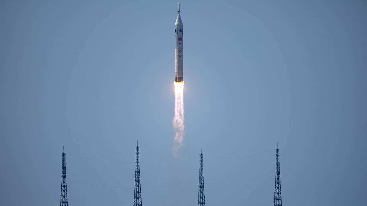 Китай испытал лунную ракету Long March 10