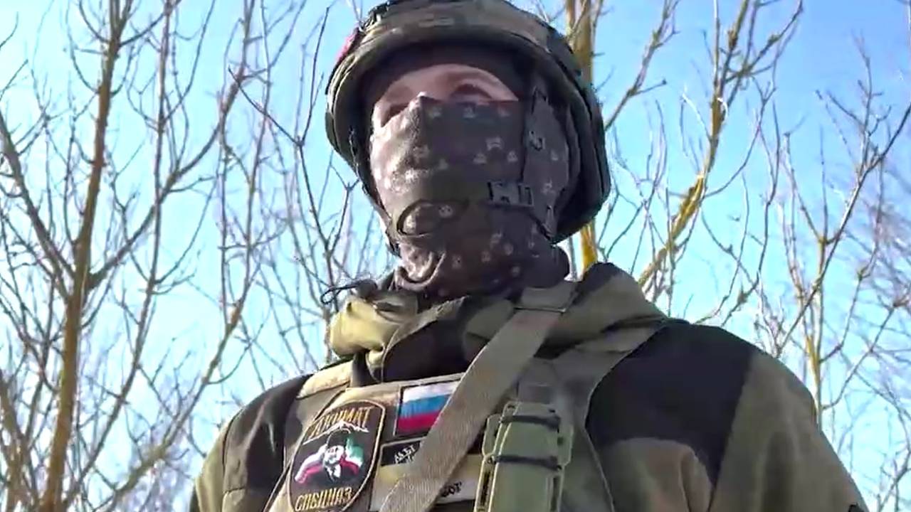 Российский боец скрылся от атакующих дронов ВСУ и выжил после аварии