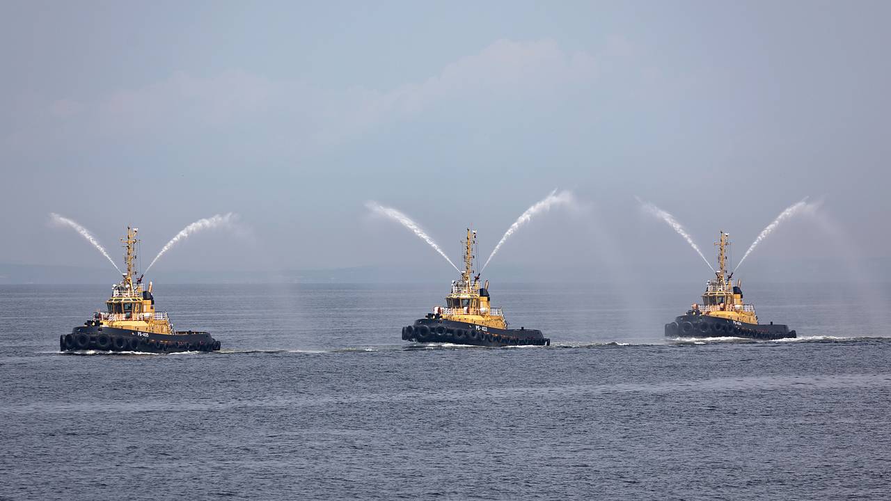 Военный эксперт опроверг информацию об уловке ВМФ России с буксирами