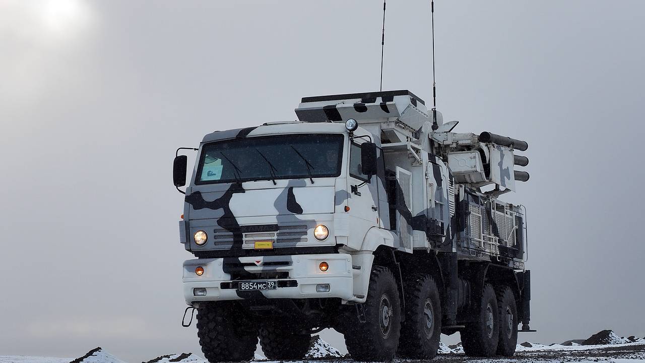 Минобороны показало российский «Панцирь» с «Гвоздями»