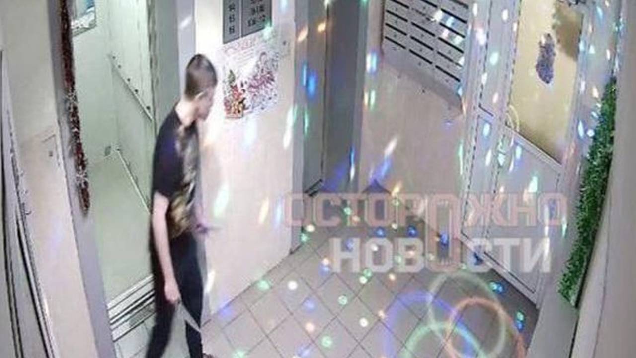 Россиянин ворвался в чужую квартиру с ножом в поисках «чертиков» и избежал наказания