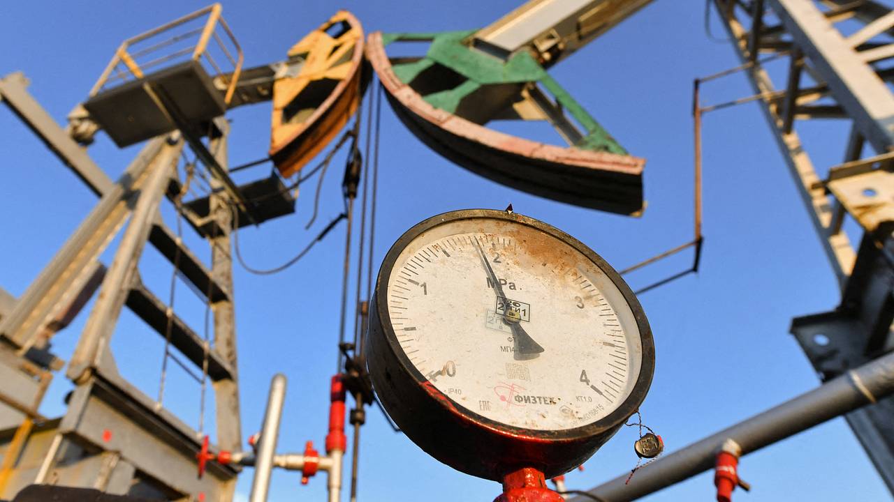 Доходы России от нефтеэкспорта рухнули