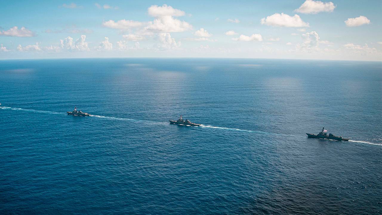 Американские военные корабли столкнулись в Карибском море