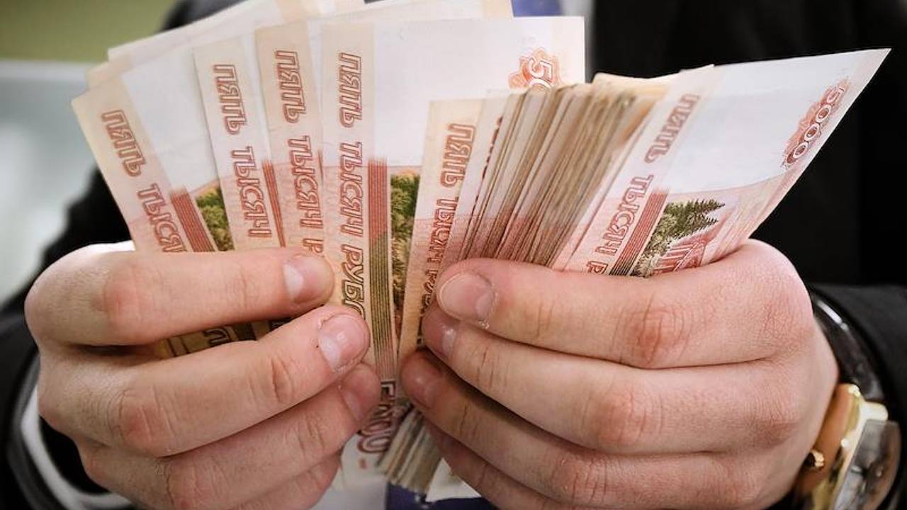 Российский пристав поплатился за полученную от преступников взятку