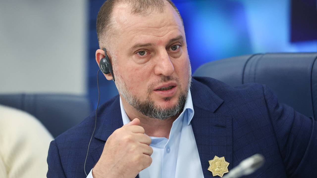Скандаливший с Вассерманом глава «Ахмата» сделал против него новый выпад