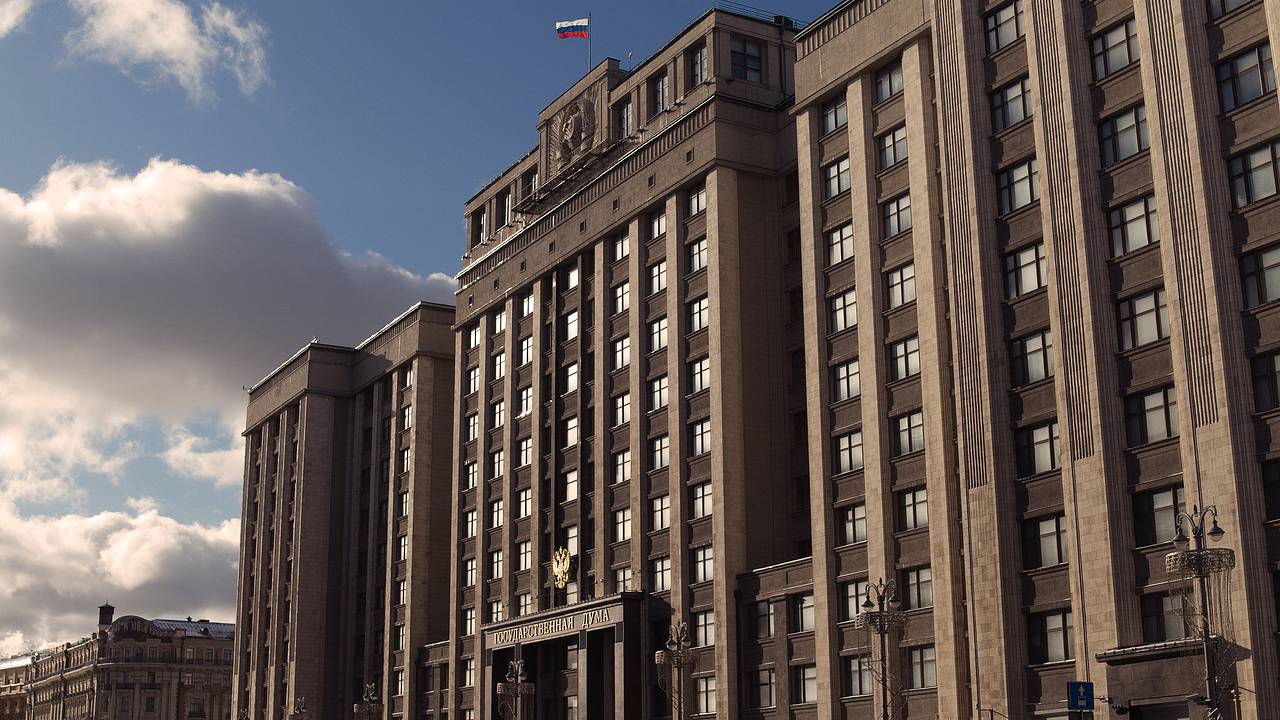 Депутат Госдумы решил сдать мандат Депутат Госдумы решил сдать мандат