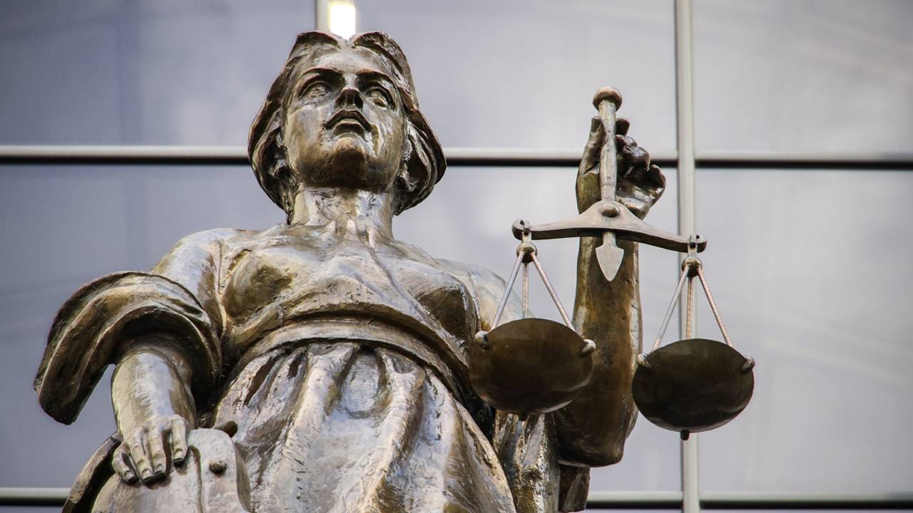 Российский суд отпустил мать терпевшего ужасные пытки трехлетнего мальчика