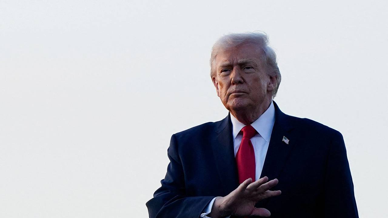 Трамп назвал смену власти в Иране лучшим исходом для США Трамп назвал смену власти в Иране лучшим исходом для США