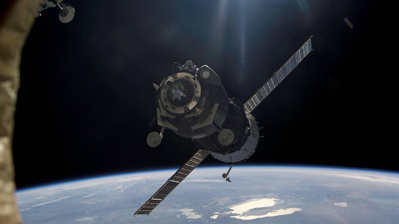 В НАСА назвали время стыковки к МКС корабля с российским космонавтом В НАСА назвали время стыковки к МКС корабля с российским космонавтом