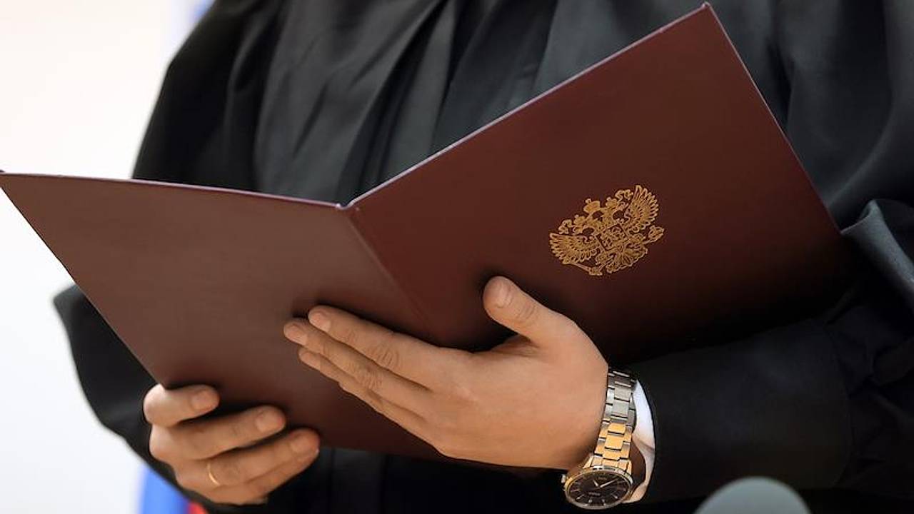 Петербуржец напал на полицейского с катаной
