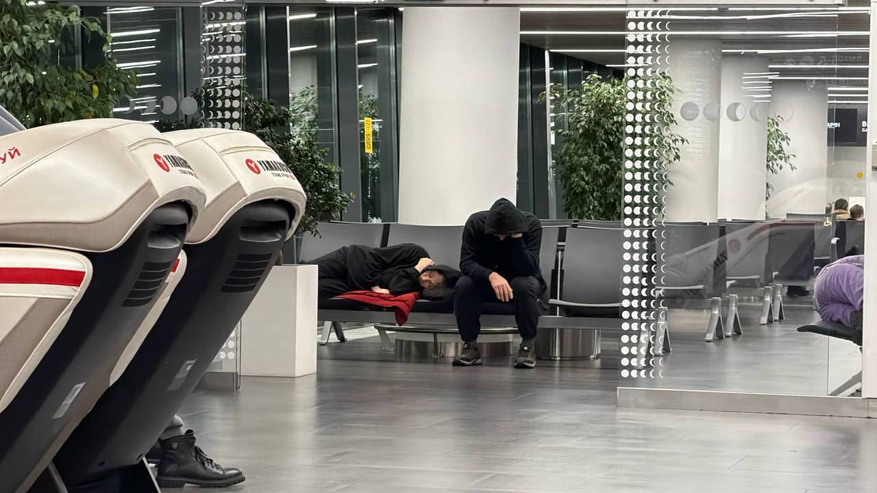 Российская авиакомпания задержала пассажиров рейса Саратов — Москва на всю ночь