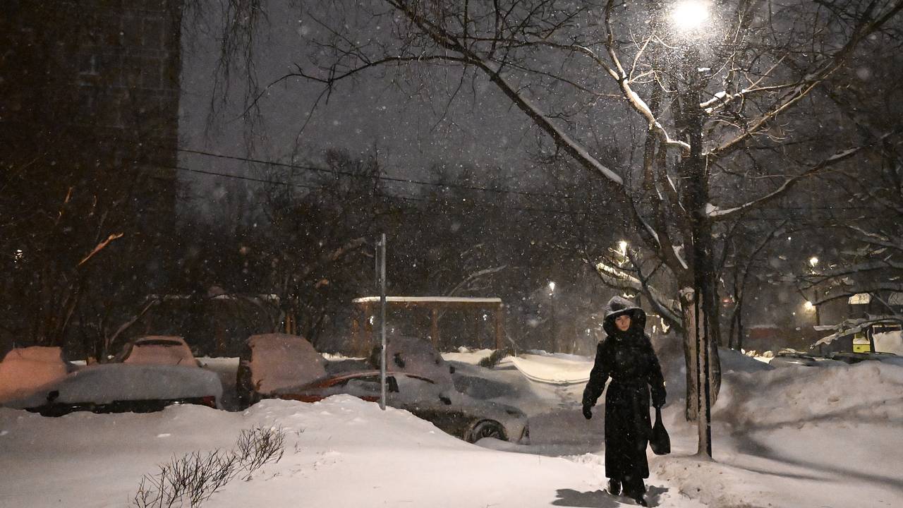 Москвичей предупредили о самой холодной и снежной ночи Москвичей предупредили о самой холодной и снежной ночи