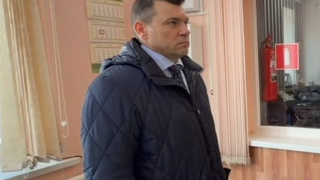 Оглашены перспективы для задержанного российского министра по чрезвычайным ситуациям